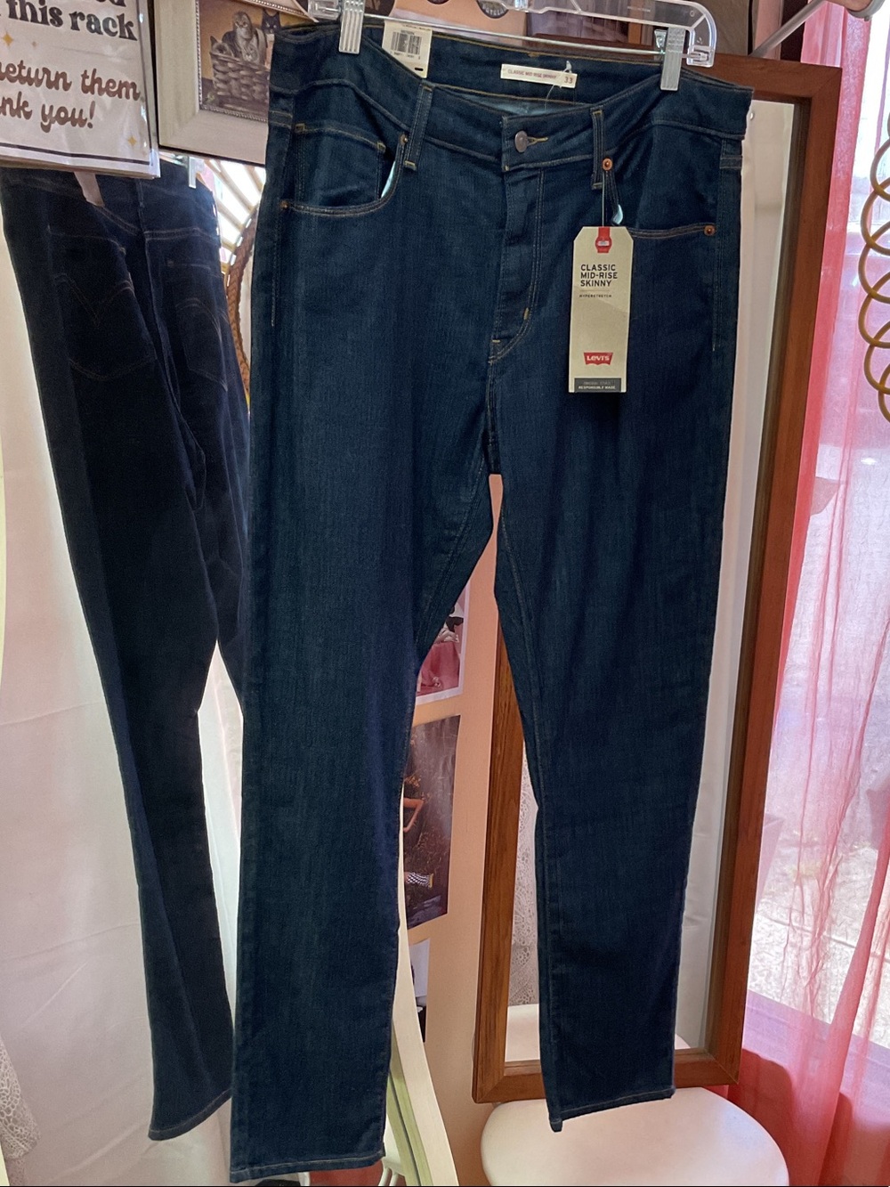 Levi’s NWT Classic Mid Rise Skinny Jeans Size 33